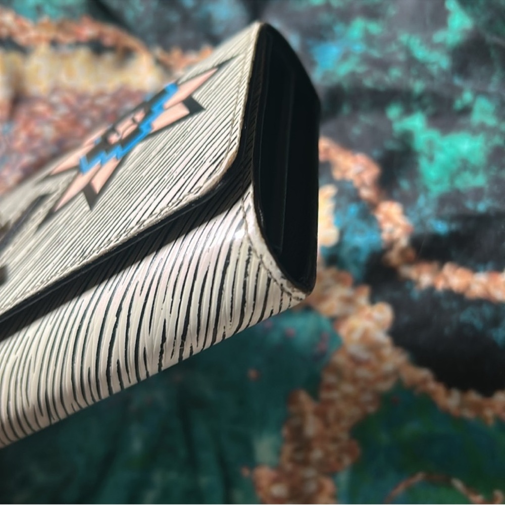 Louis Vuitton Limited Edition Multicolor Aztec Epi Leather Twist Wallet - Picture 7 of 9